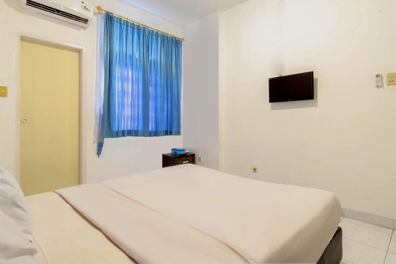 Oyo Living 2843 Raz House Syariah Hotel Medan Buitenkant foto