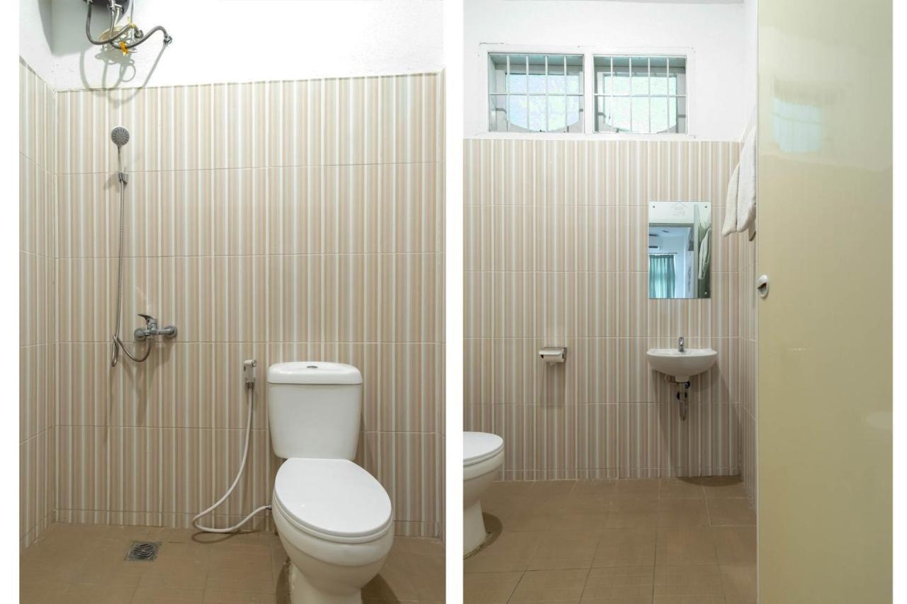 Oyo Living 2843 Raz House Syariah Hotel Medan Buitenkant foto