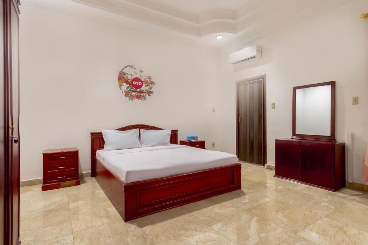 Oyo Living 2843 Raz House Syariah Hotel Medan Buitenkant foto